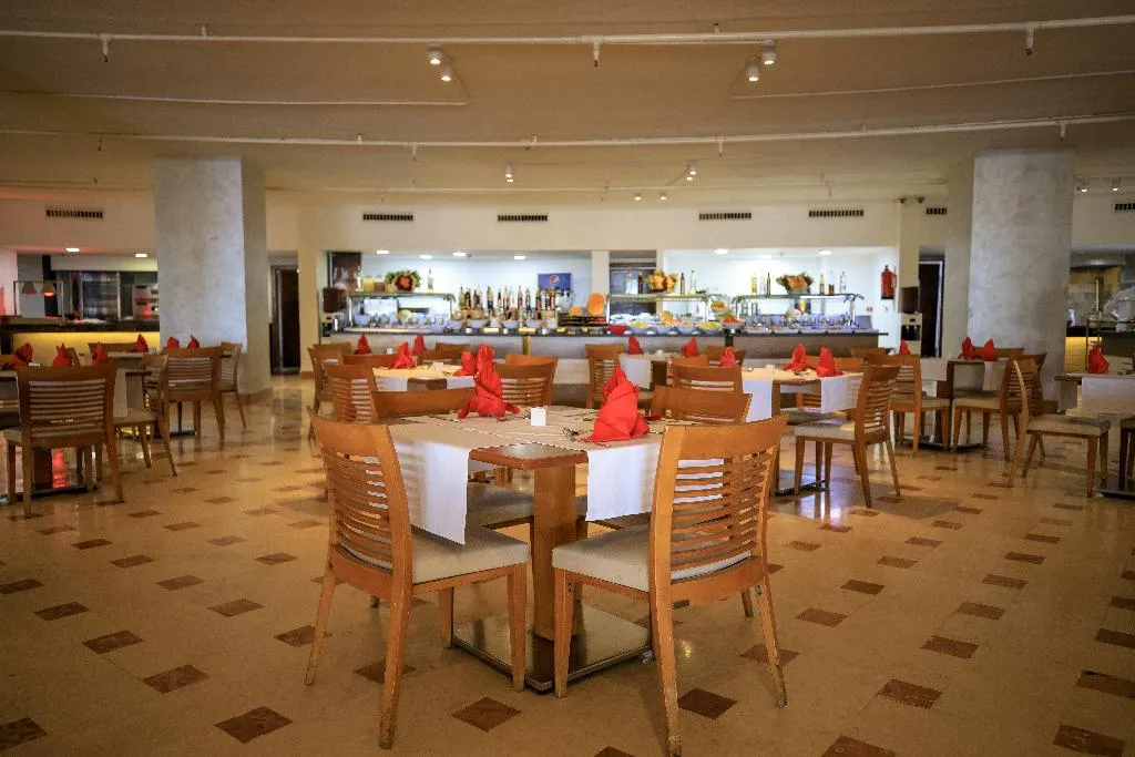 Restaurant, Amwaj Beach Club Resort, Red Sea Riviera