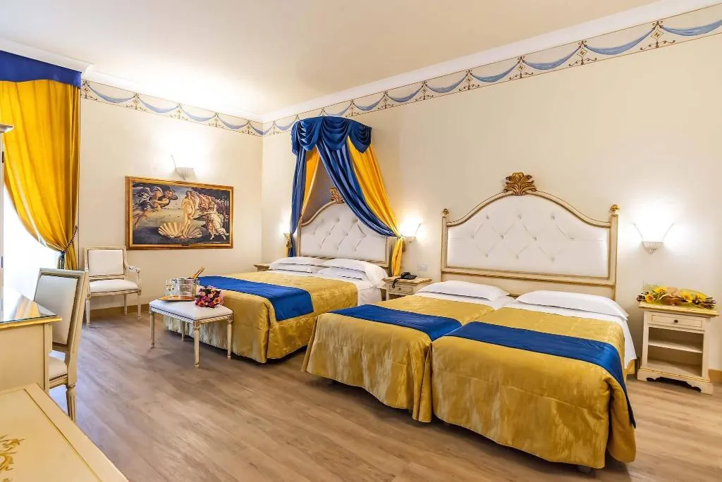 QUADRUPLE THREE BEDS Room, Porta Faenza, Florence