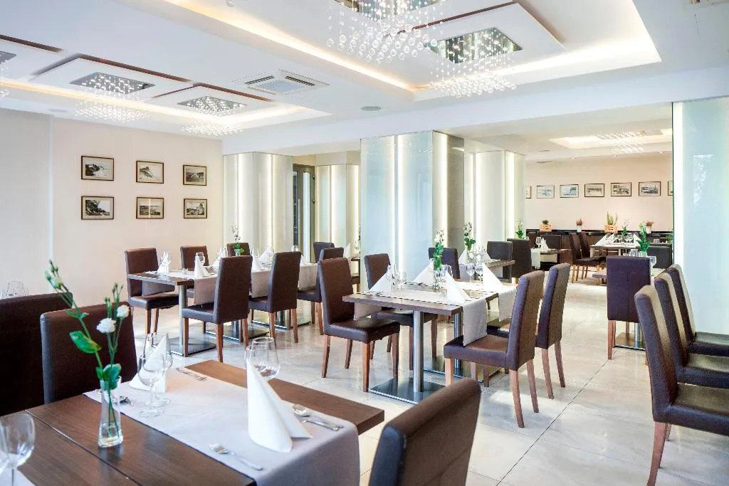Restaurant, Hotel Rozany Gaj - Destigo Hotels, Gdansk
