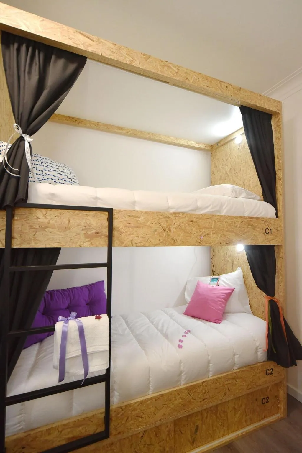 Room, Tuk Tuk Hostel, Lisbon
