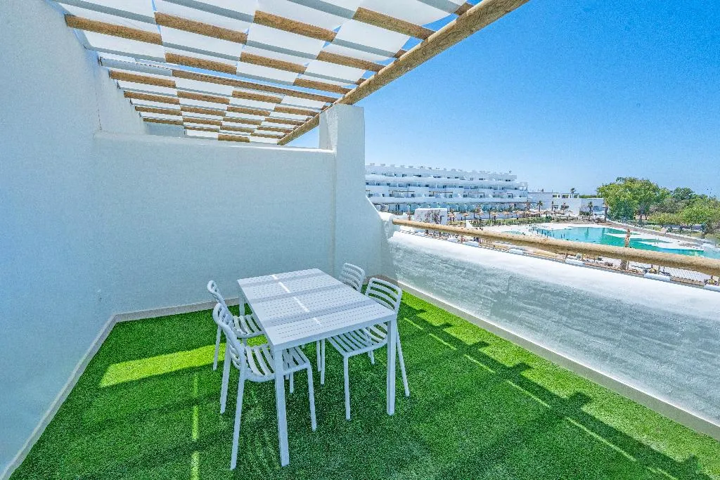 APARTMENT SEA VIEW TWO BEDROOMS Room, Punta Candor Suites, Costa De La Luz