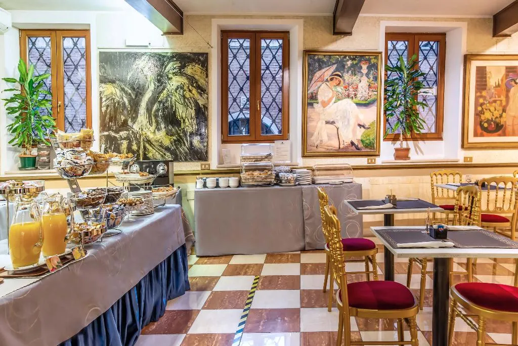 Bar, La Fenice et des Artistes, Venice