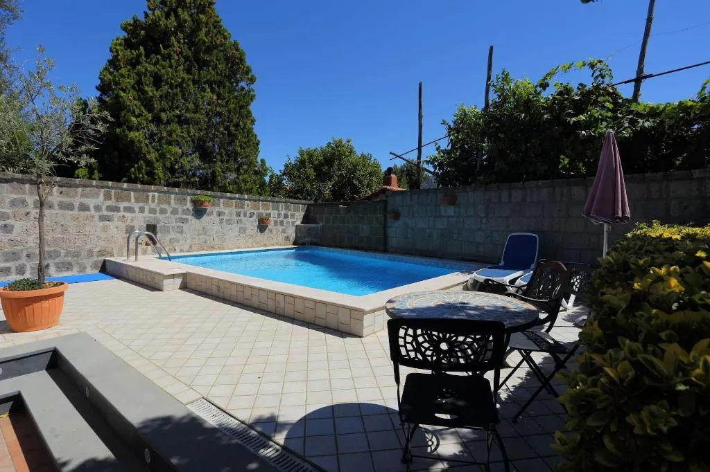 Sports and Entertainment, Ambrosio Relais, Naples
