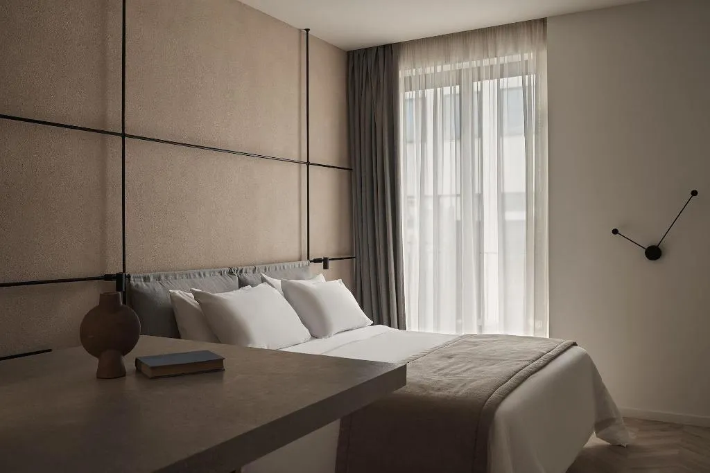 Room, Newel Psychiko, Athens
