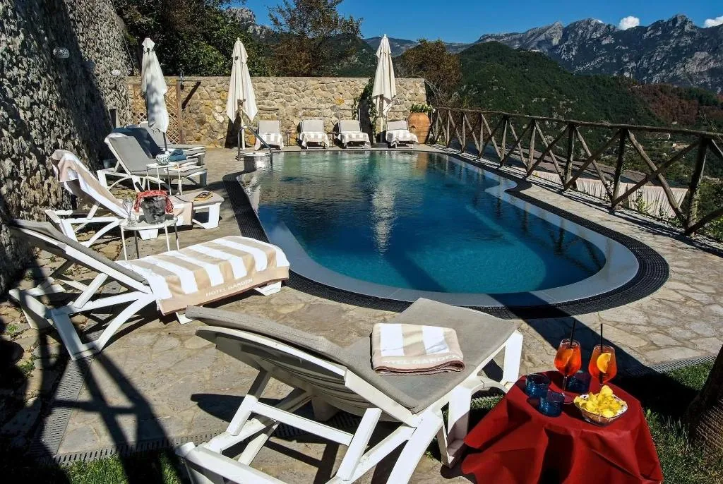 Sports and Entertainment, Garden Hotel, Naples