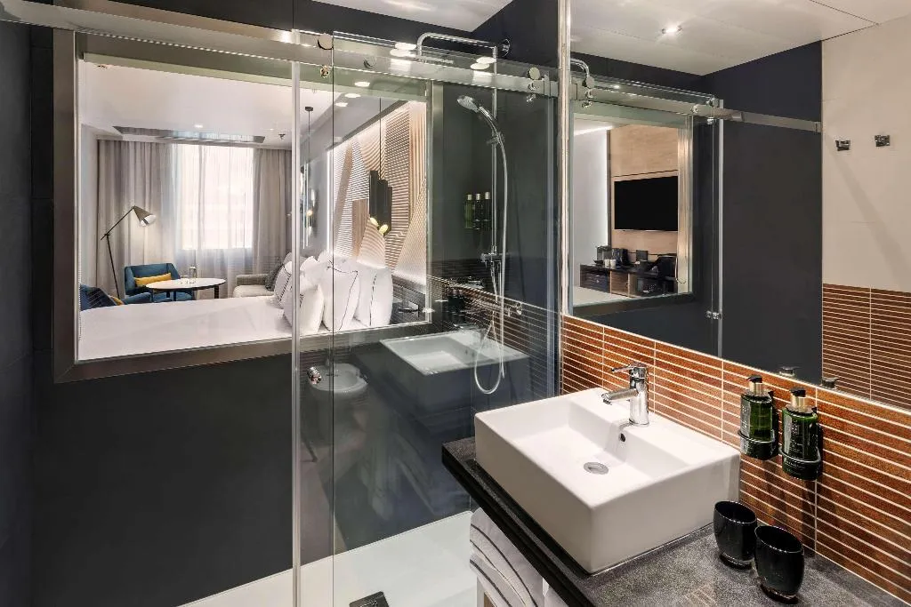 TRIPLE STANDARD Room, Melia Avenida America, Madrid