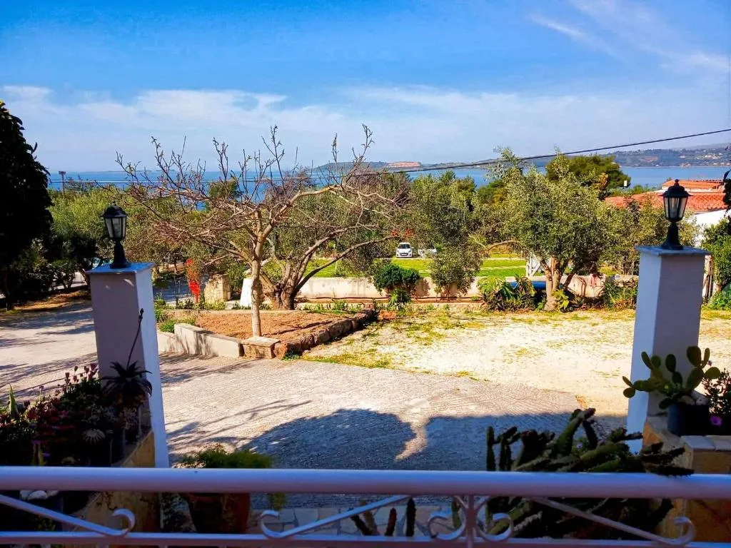 Terrace, Oskars Studios & Apartments, Kefallinia