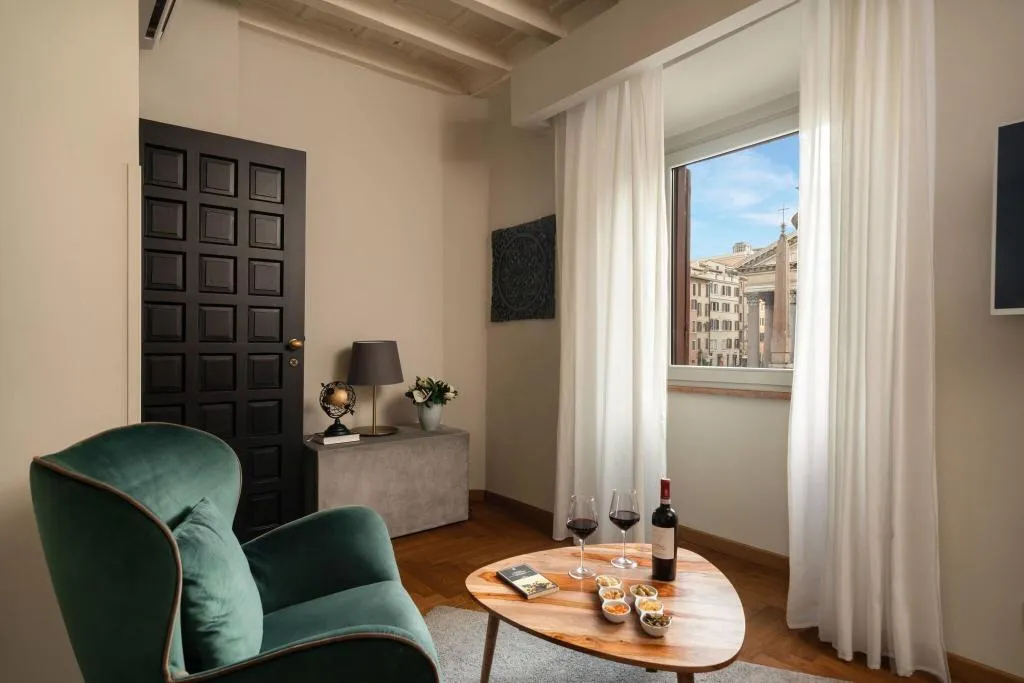 Room, Antico Albergo del Sole al Pantheon, Rome