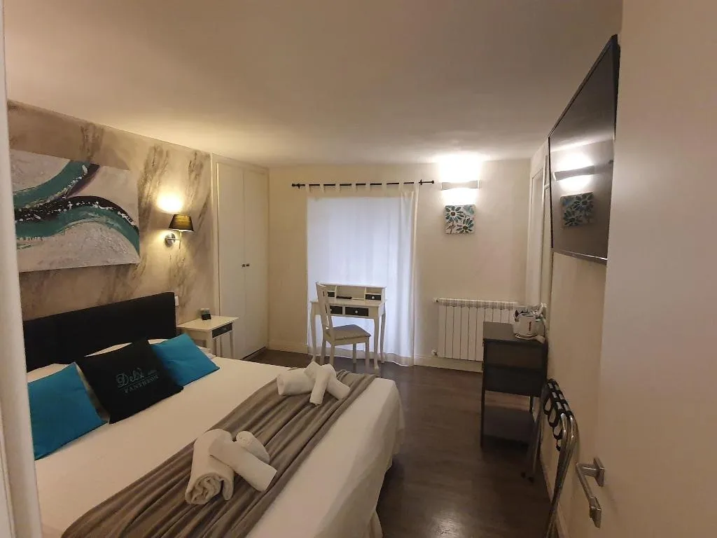 Room, Delsi Suites Pantheon, Rome