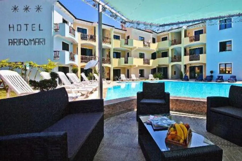 Pool, Ariadimari, Alghero