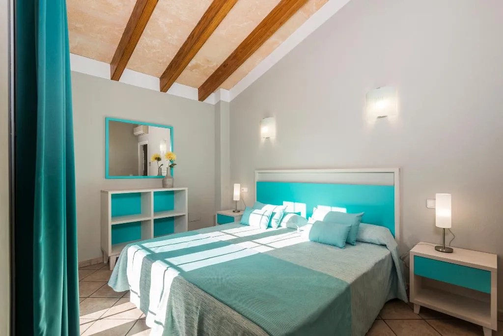Room, Maribel Villas, Menorca