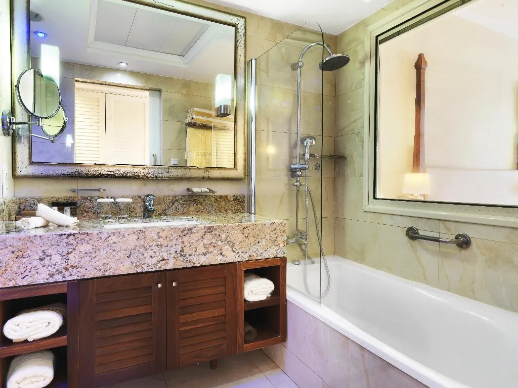 SINGLE DELUXE Room, Alexander The Great Beach Hotel, Cyprus