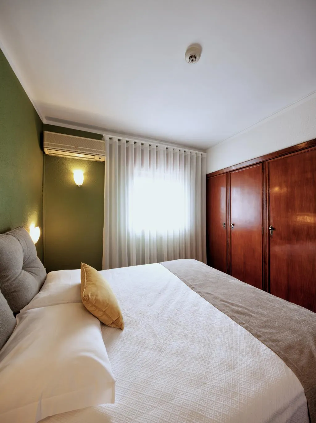 TRIPLE STANDARD Room, The Rex Hotel, Porto