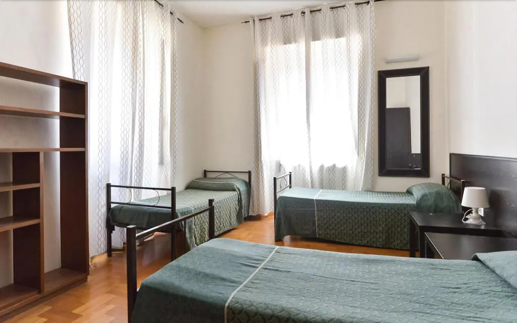 Room, Hostel Beauty, Naples