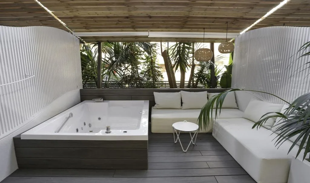 DOUBLE DELUXE KING BED Room, Kaktus Playa, Costa Brava