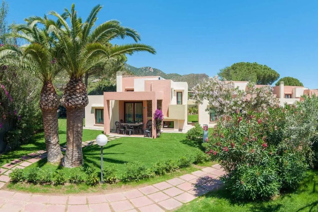VILLA CAPACITY 8 Room, Cormoran Hotel & Residence, Cagliari