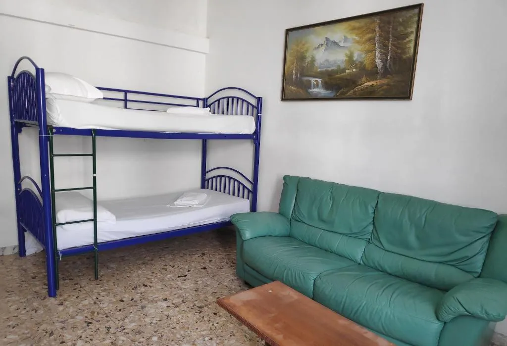 Room, Two Ducks Hostel, Naples