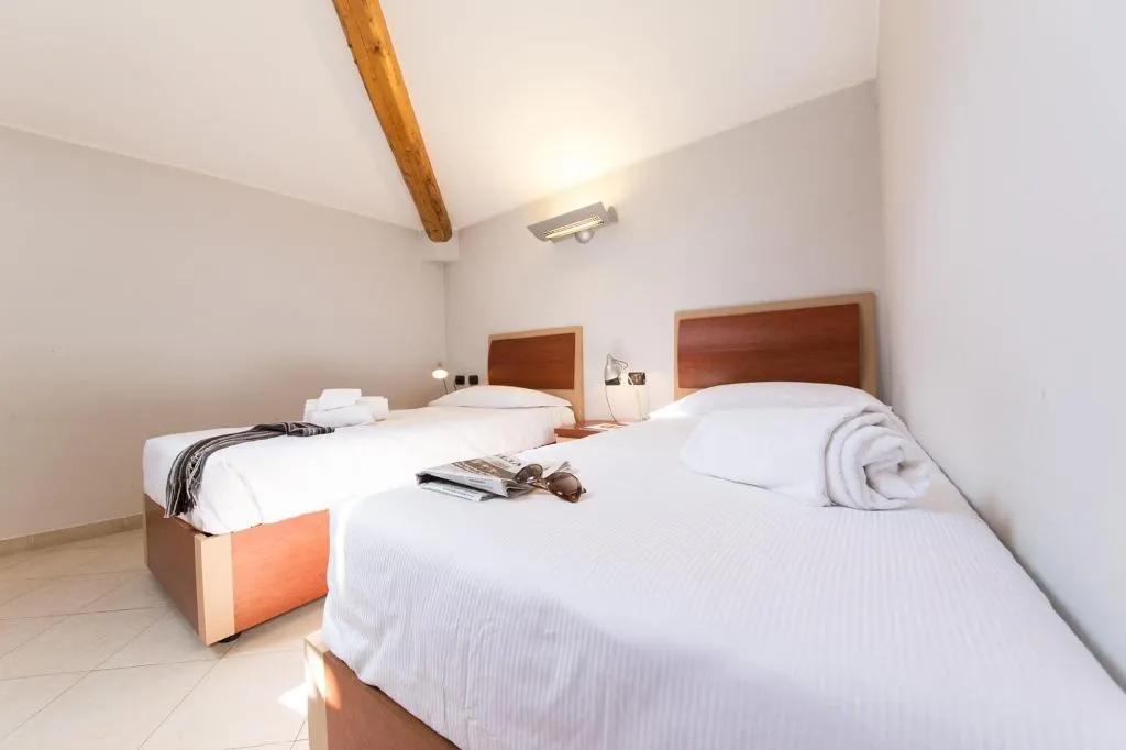 Room, Camplus Guest Catania, Catania