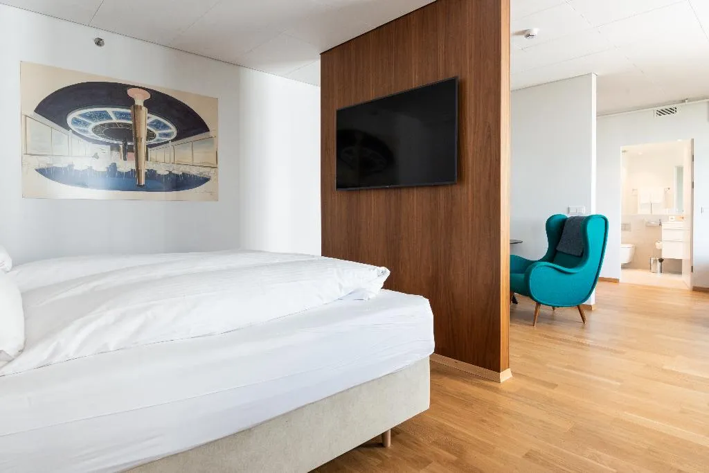 Room, Radisson Blu Saga Hotel, Reykjavik, Reykjavik