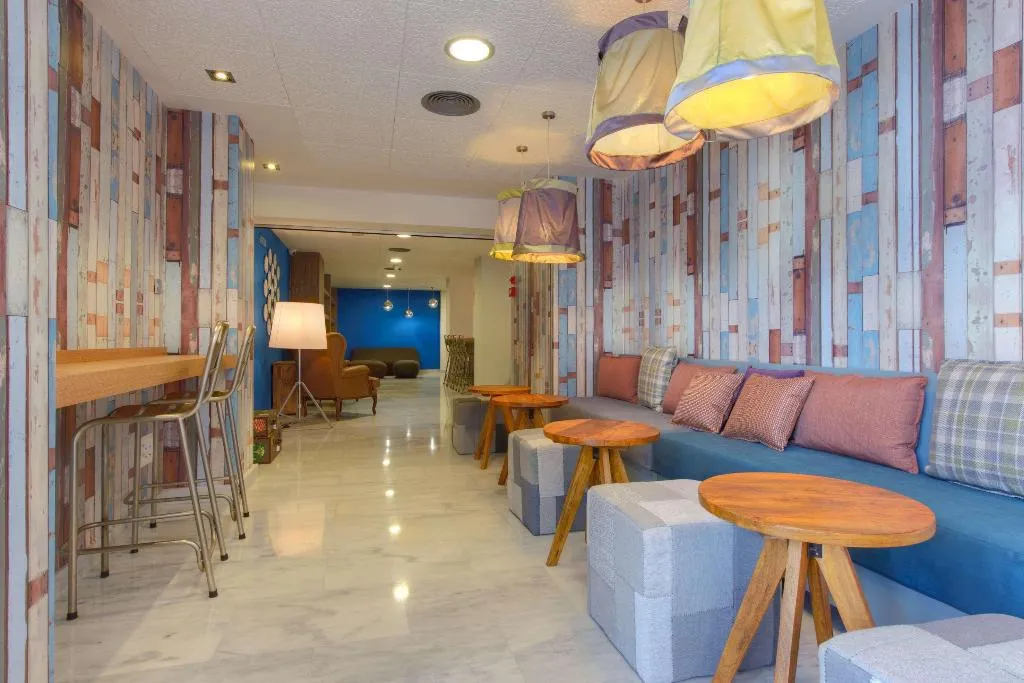Lobby, Madrid Airport Suites Affiliated By Melia, Madrid