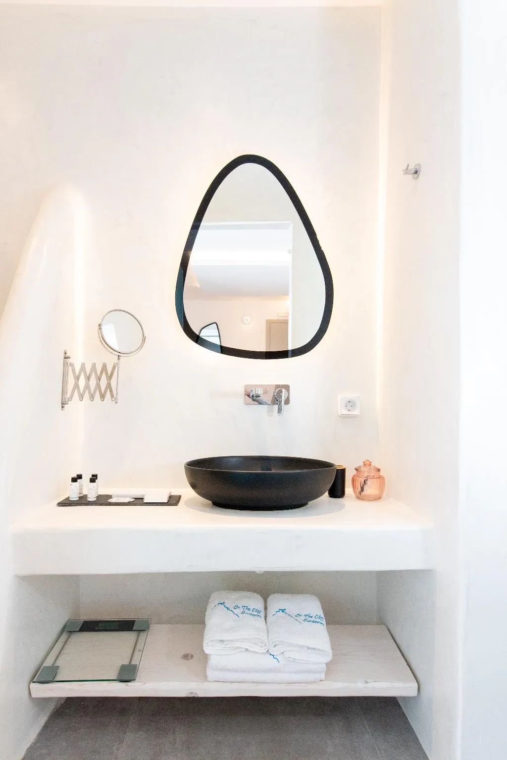 SUITE DELUXE Room, Caldera Cliff Illusion Suites, Santorini