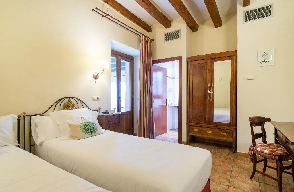 Room, Andria, Costa Brava