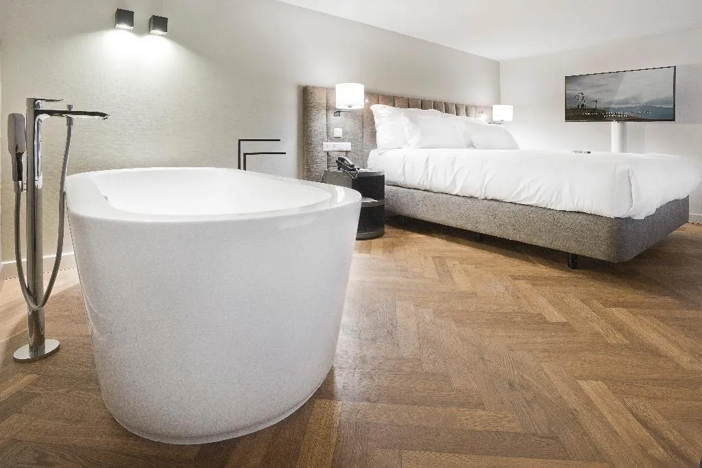 SUITE STANDARD Room, Pestana Amsterdam Riverside, Amsterdam