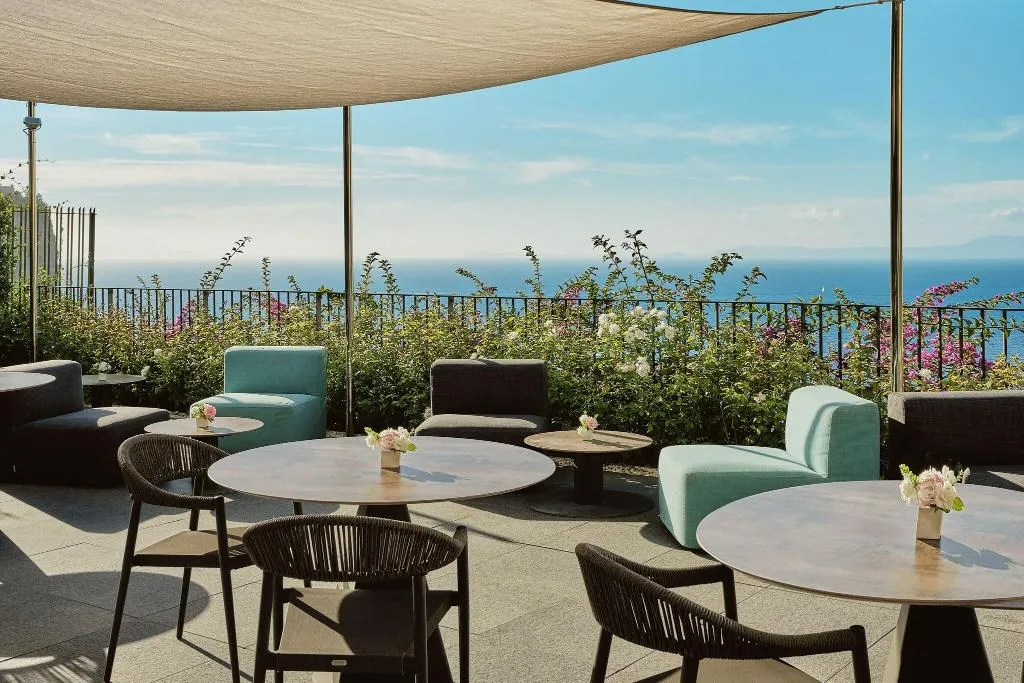 General view, Grand Hotel Angiolieri, Naples