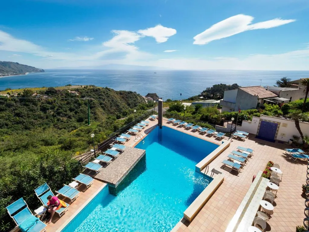 Pool, Sirius, Taormina