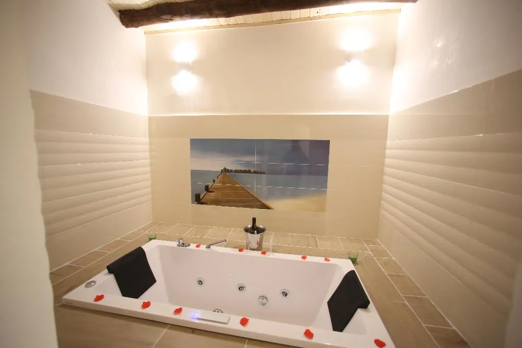 JUNIOR SUITE STANDARD Room, Relais Piazza del Plebiscito, Naples