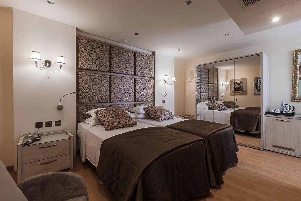 Room, Osborne Hotel, Malta