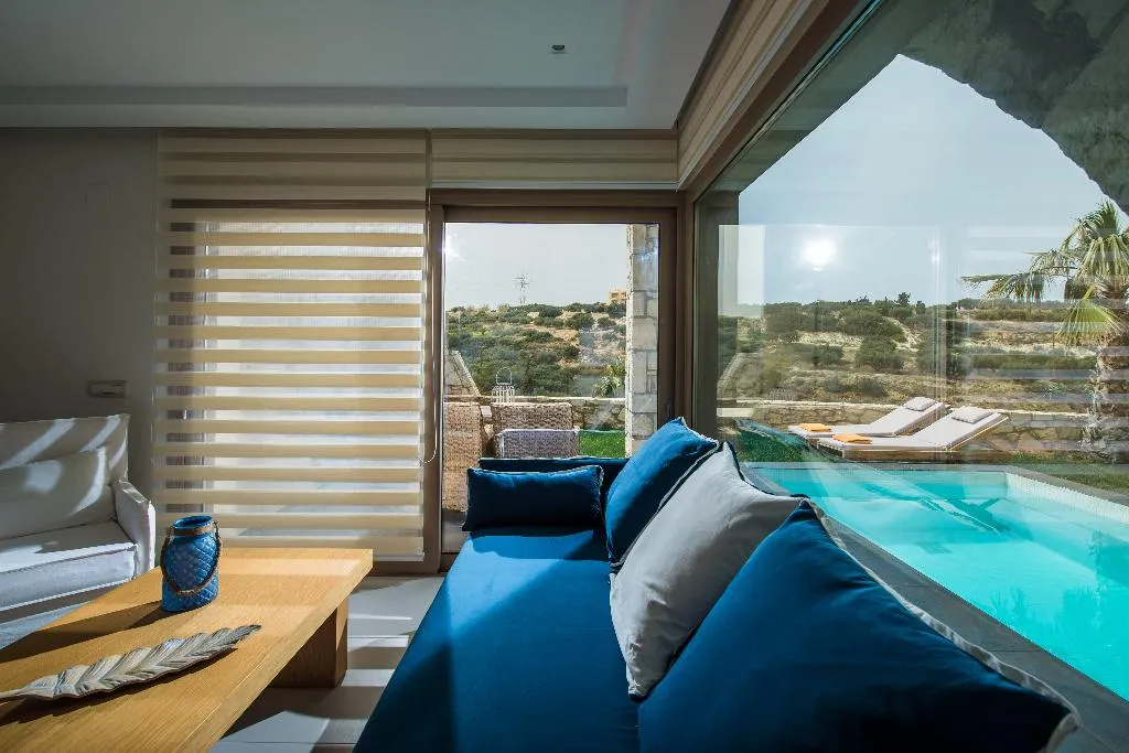 SUITE DELUXE WITH PRIVATE POOL Room, Diamond Village, Crete