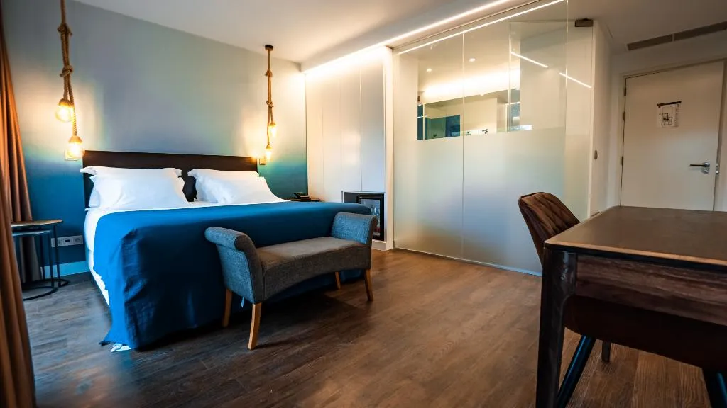 Double or Twin SUPERIOR WITH BALCONY Room, Hills Hotel Lisboa, Lisbon