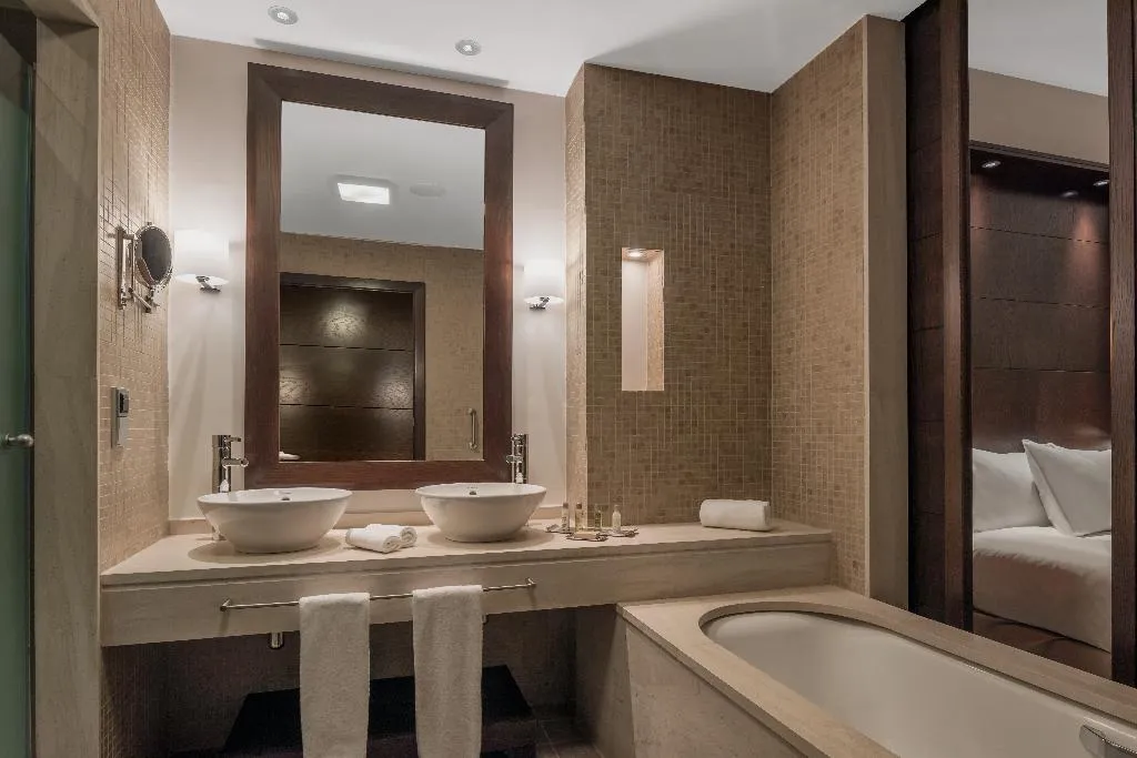 Room GUEST ROOM KING BED Room, DoubleTree by Hilton La Torre Golf Resort & Spa, Costa Blanca