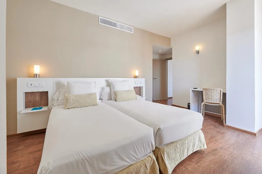 FAMILY ROOM STANDARD Room, Alua Calas de Mallorca Resort, Majorca