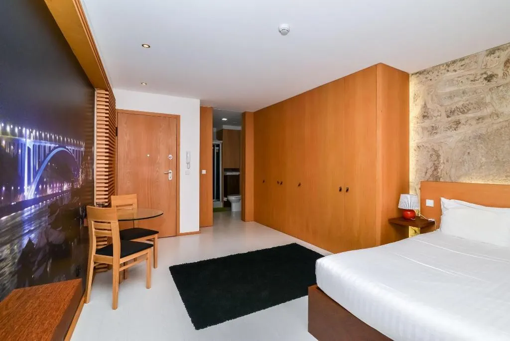 Room, Reis De Gaia, Porto