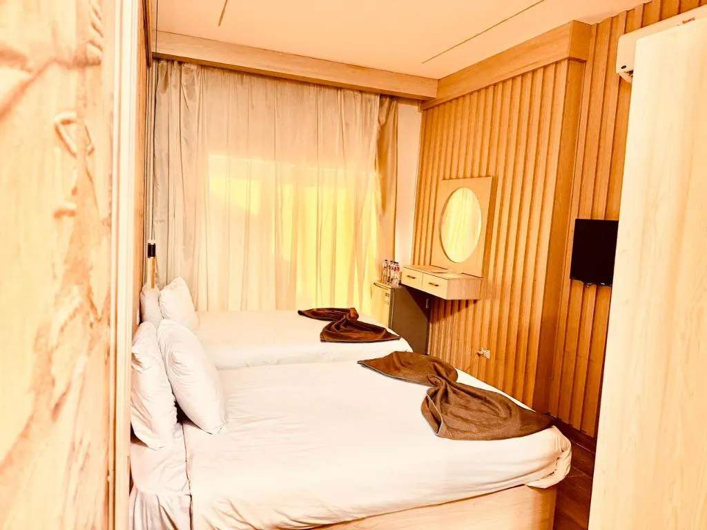 TWIN DELUXE WITH BALCONY Room, Giza Pyramids View Inn, Cairo
