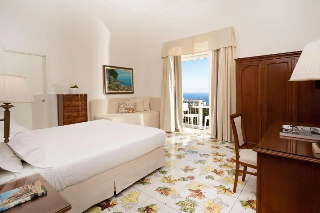 TRIPLE SEA VIEW Room, Hotel Syrene Capri, Naples