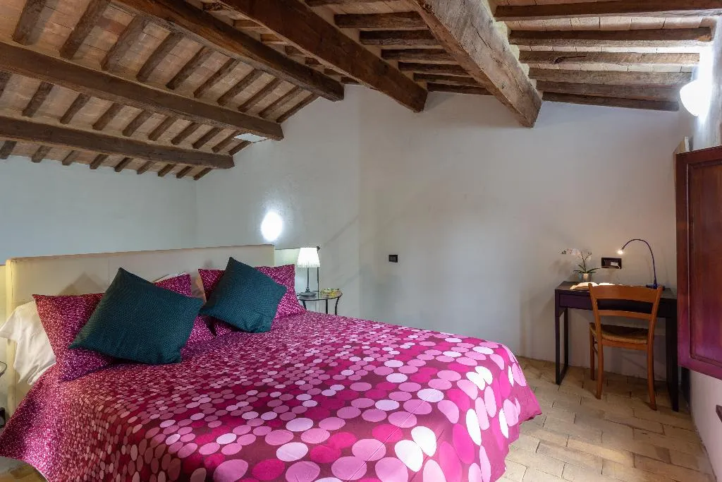 APARTMENT GARDEN VIEW Room, Gh Borgo Pulciano Agriturismo, Perugia