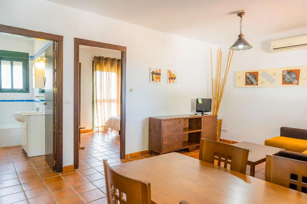 APARTMENT CAPACITY 4 ONE BEDROOM Room, Los Veneros, Seville