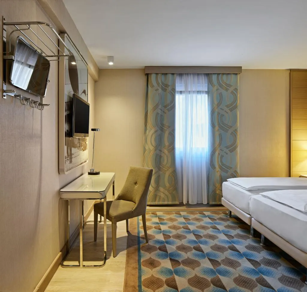 TWIN SUPERIOR Room, Titanic Comfort Mitte, Berlin