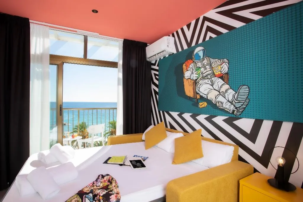 Room, Casual Pop Art Benidorm, Costa Blanca