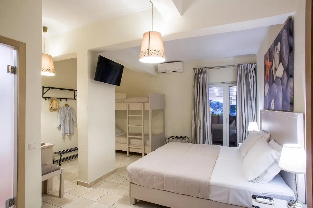 FAMILY ROOM CAPACITY 4 Room, Telesilla, Corfu
