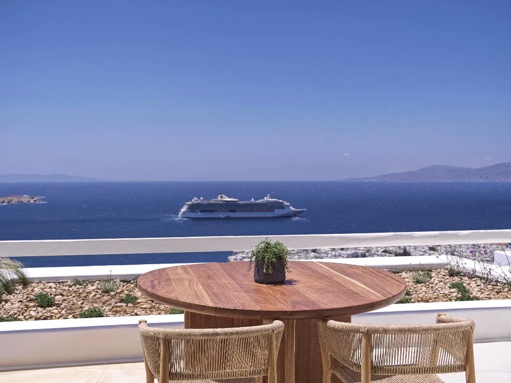 SUITE SUPERIOR WITH PRIVATE POOL Room, Lovia Mykonos, Mykonos