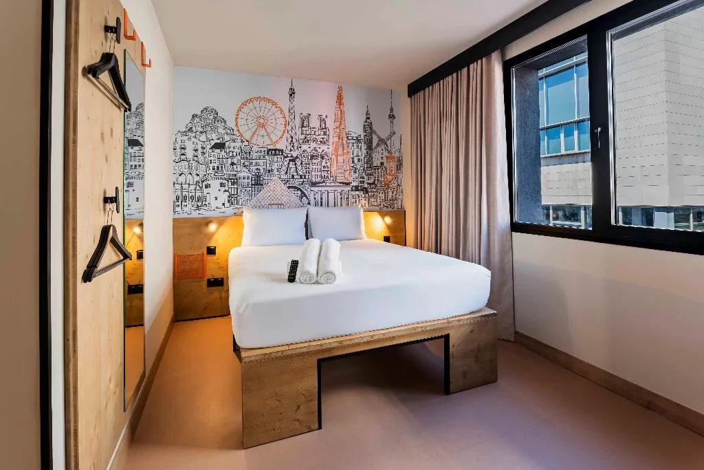 FAMILY ROOM STANDARD Room, easyHotel Madrid Alcala, Madrid