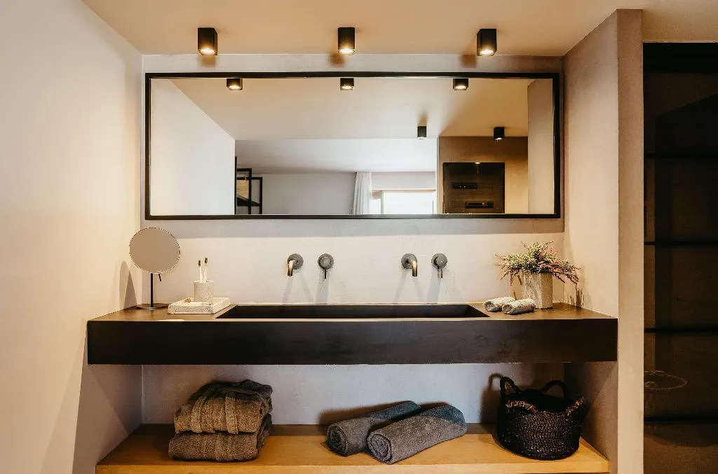 Room, Minos Beach Art Hotel, a Member of Design Hotels, Crete