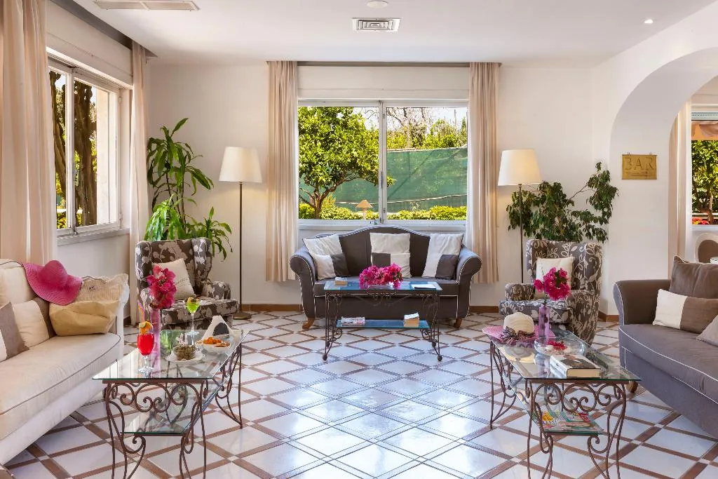 Lobby, Hotel Alpha, Naples