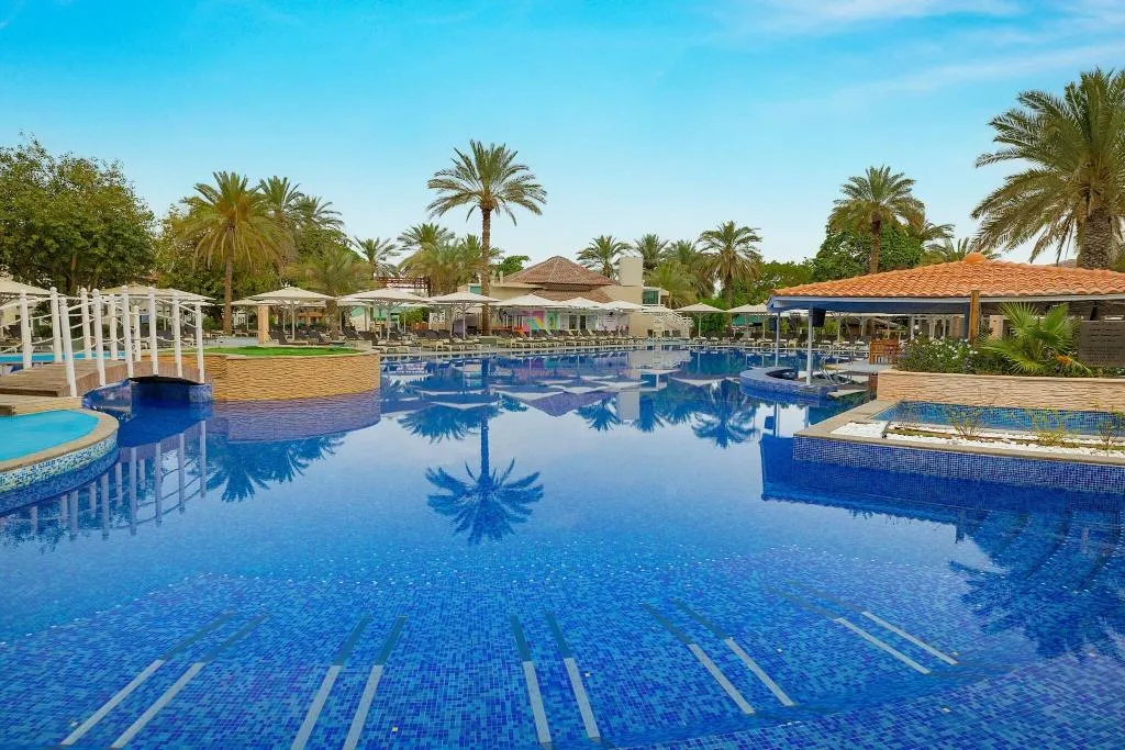 Pool, Habtoor Grand Resort, Autograph Collection, Dubai