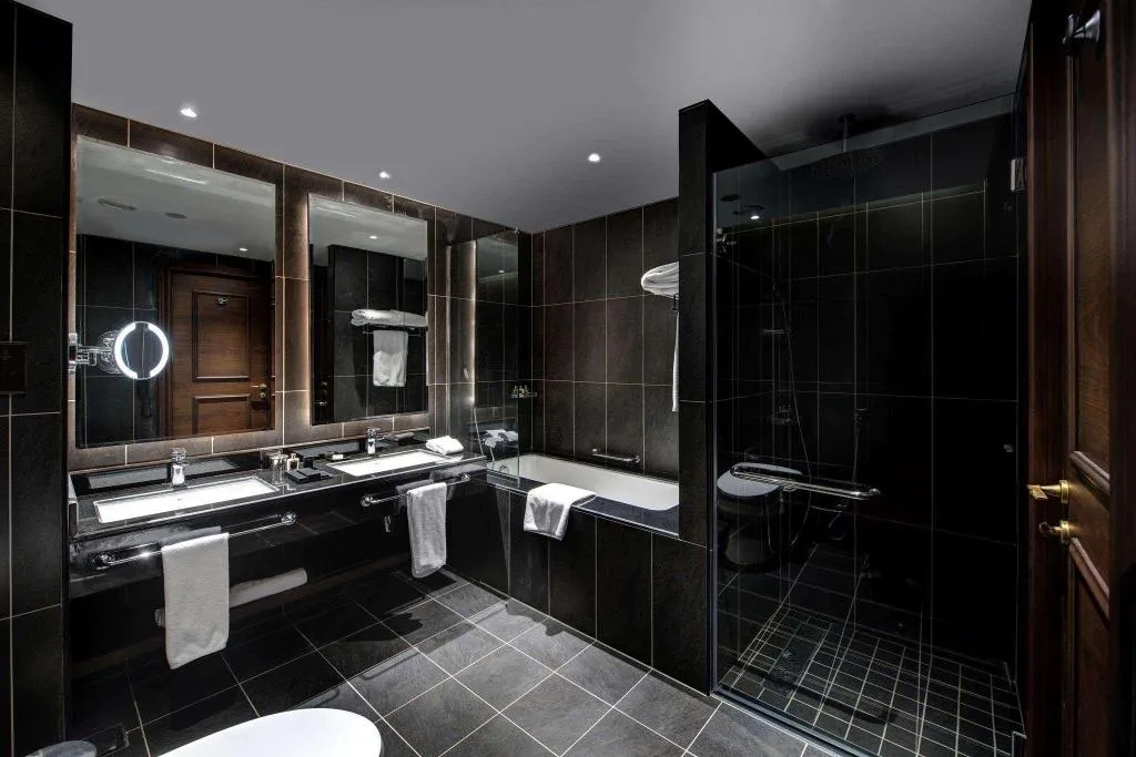 Room, Dukes The Palm Dubai Hotel, Dubai
