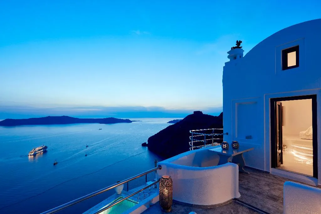General view, Homeric Poems, Santorini